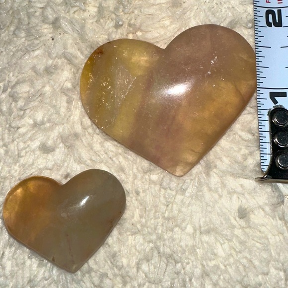 Candy Fluorite Carved Hearts.. - Picture 3 of 4